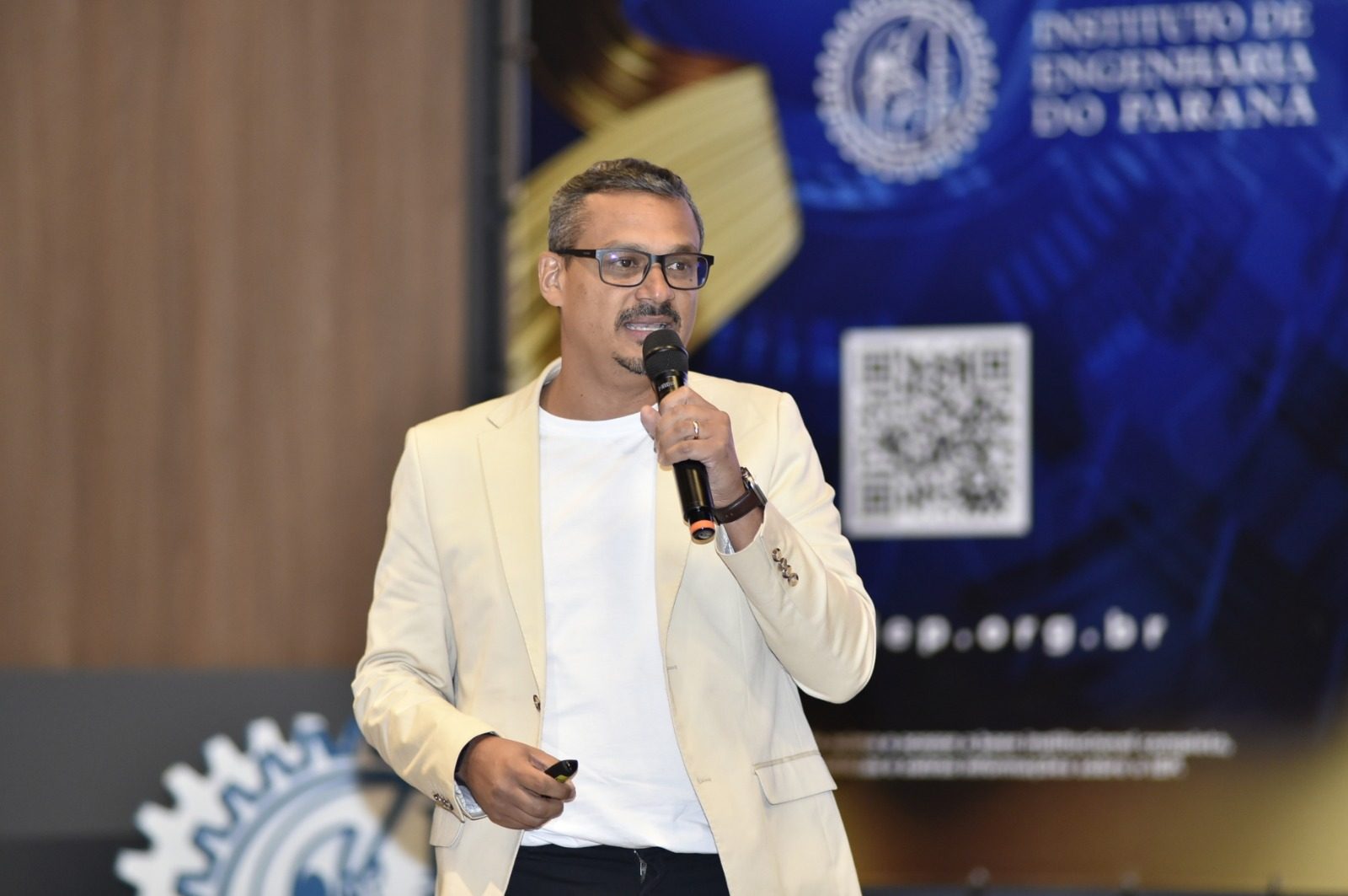 Eder Balbino, CEO da Gaio Data OS, palestra no DSSBR 2026
