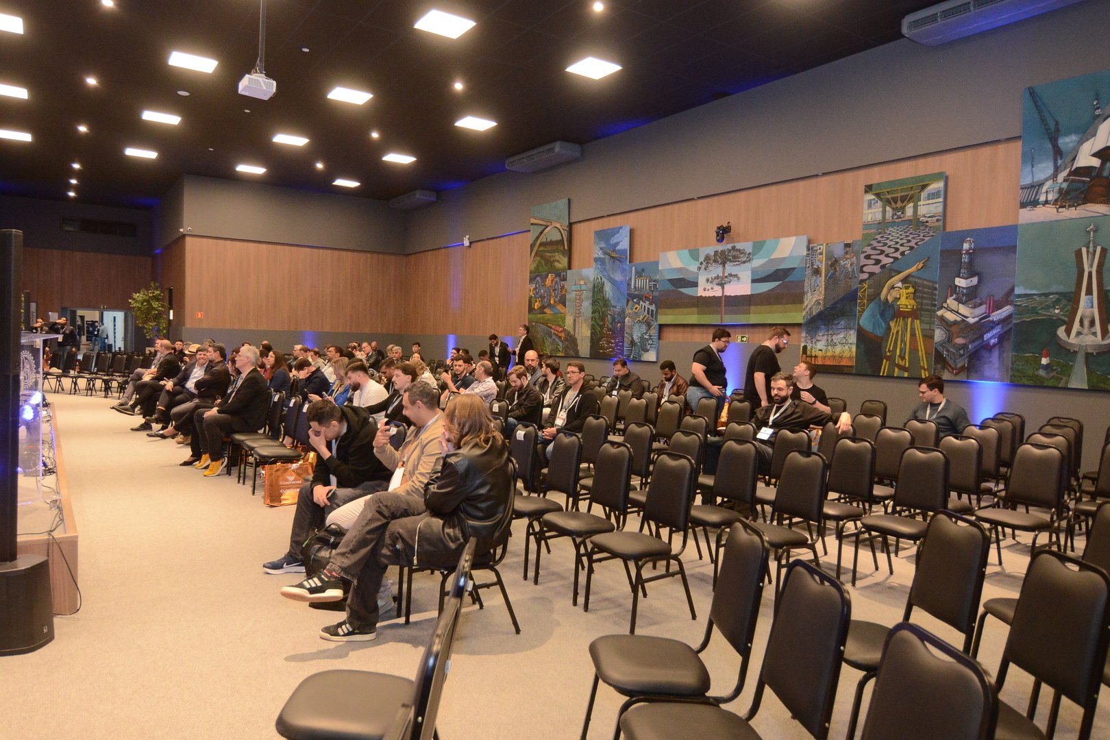 Plenária do Data Science Summit Brasil 2025 no IEP, em Curitiba
