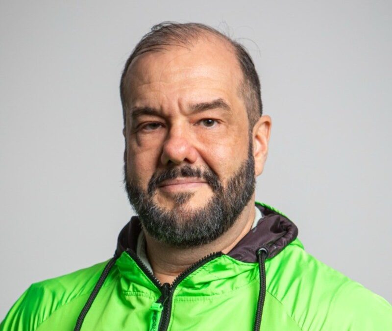 Seu Próximo Par de Mãos: Como a IA Está Redefinindo o Trabalho do Desenvolvedor